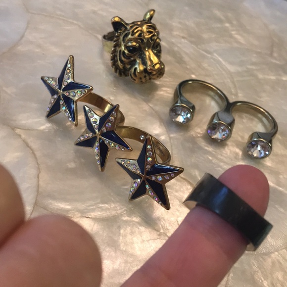 4 FUN RINGS - Picture 2 of 10